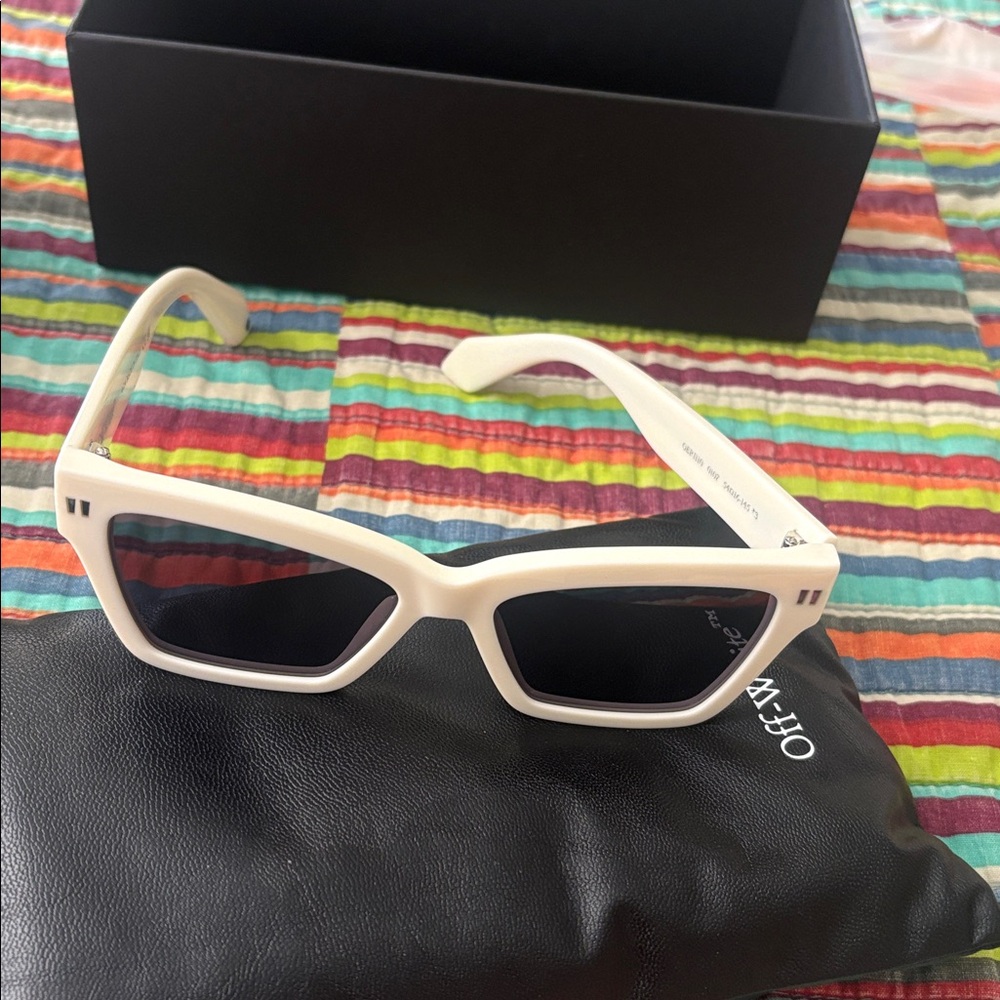 Blowout sale Off-White Cincinnati sunglasses white OERI 110C99PLA0010107 new